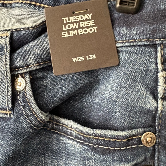 Silver Jeans Co. Women’s Tuesday Low Rise Slim Bootcut Jeans - Picture 4 of 11